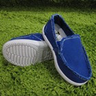 รองเท้า-Crocs-Santacruz-Kids-2012-สีน้ำเงิน