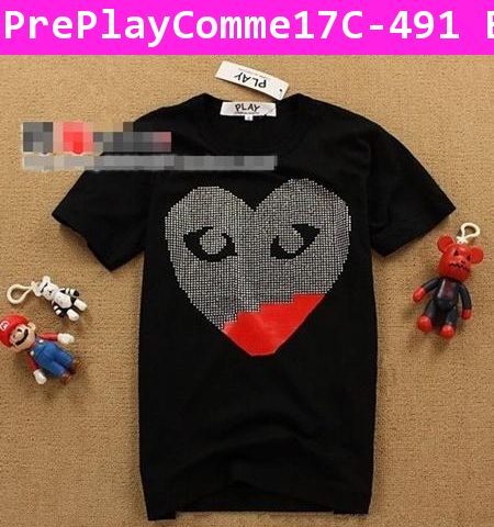 [Pre] เสื้อยืดแขนสั้นสีดำเพชร Play Comme เจาะครึ่งสีแดง