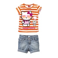 ชุดเสื้อกางเกง-Hello-Kitty-จูงน้องหมา-ลายทางสีส้ม