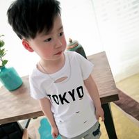 เสื้อยืดแต่งรอยเว้าลาย-TOKYO-สีขาว