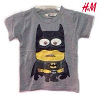 เสื้อยืดลาย-Minion-Batman-สไตล์-H_M-สีเทา