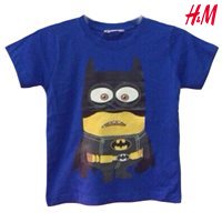 เสื้อยืดลาย-Minion-Batman-สไตล์-H_M-สีน้ำเงิน