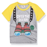 เสื้อยืดเด็กสะพายกล้อง-Over-The-Ocean-สีเทาเหลือง