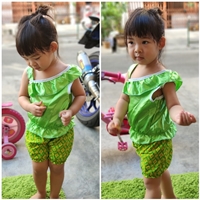 ชุดไทยเด็กเสื้อไหล่เฉียง_กางเกงลายไทย-สีเขียว