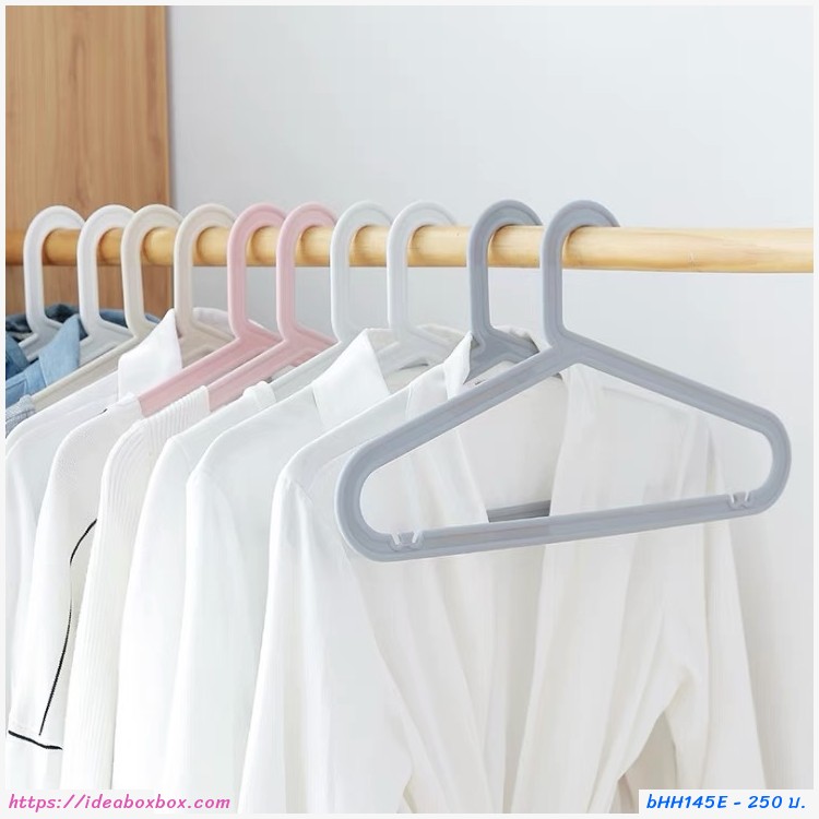 ไม้แขวนเสื้อแพค 12 ตัว สีน้ำตาลอ่อน
