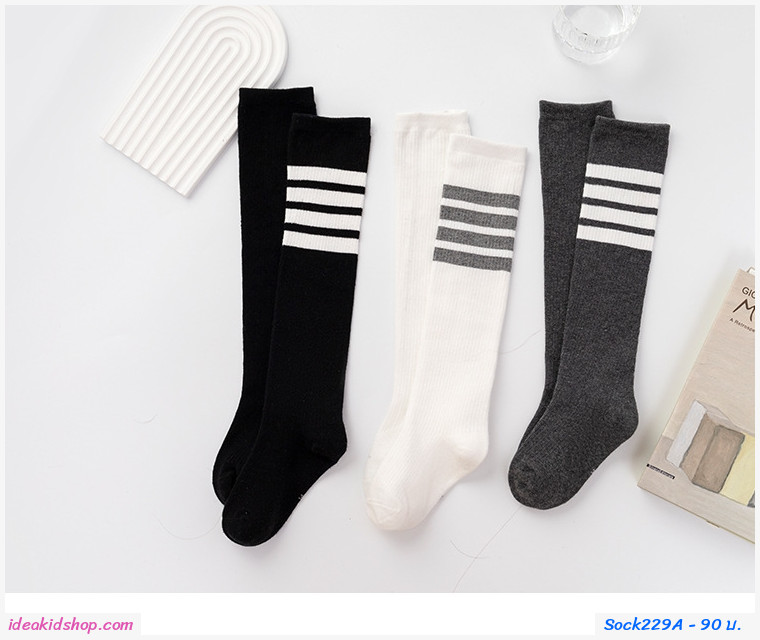 ถุงเท้าแบบยาว socks striped สีดำ