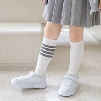 ถุงเท้าแบบยาว-socks-striped-สีขาว