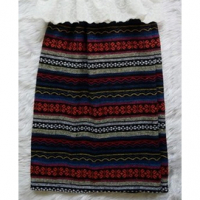 ชุดไทย-เสื้อลูกไม้ผ้าถุงนากา:ผ้าถุง