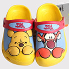 รองเท้ารัดส้น-Crocs-Pooh-and-Trigger